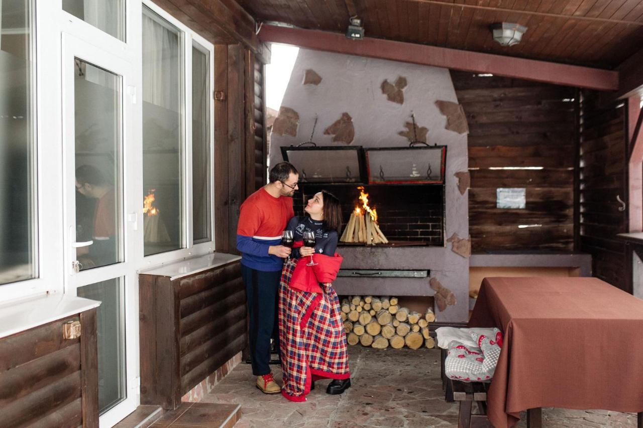 Veselyj Zajets Hotel Pirnove Bagian luar foto