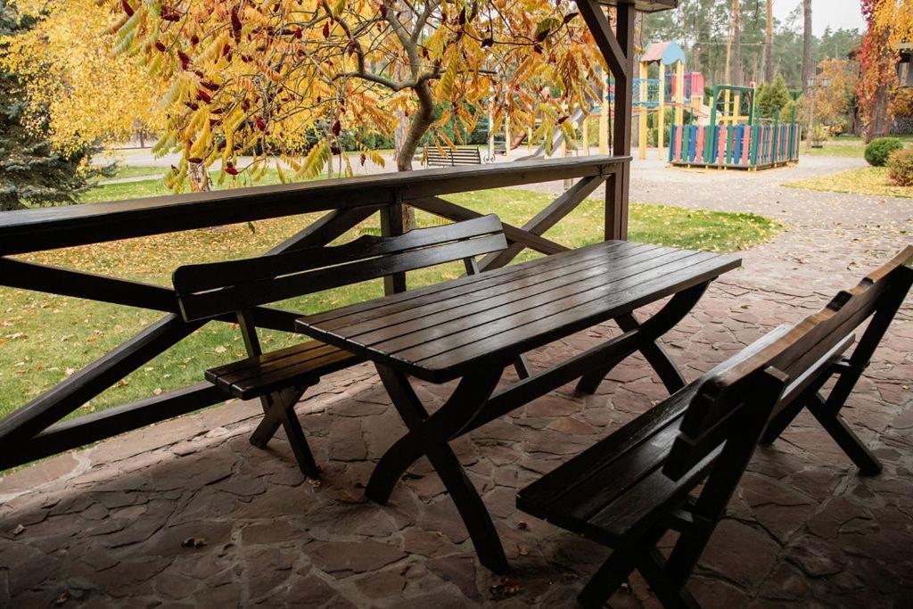 Veselyj Zajets Hotel Pirnove Bagian luar foto